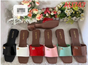 Chic Ladies Slipper – Comfortable and Stylish Footwear for Relaxed Days