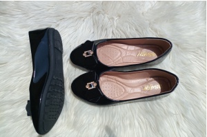 Elegant Ladies Office Shoe – Chic Black Footwear for Professional Comfort